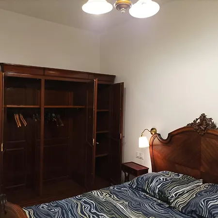 Direct : T2 Authentique Et Chaleureux * Versalles