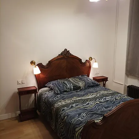 Apartment Direct : T2 Authentique Et Chaleureux Versailles